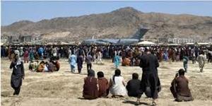 سیل شهروندان افغان به فرودگاه کابل همچنان ادامه دارد